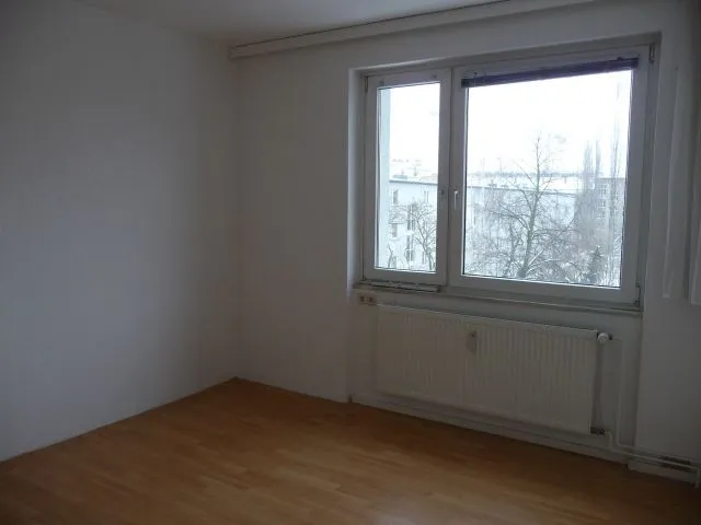Helle 2-Zimmerwohnung Nähe U-Bahn Schwarzkopfstr. — photo 1